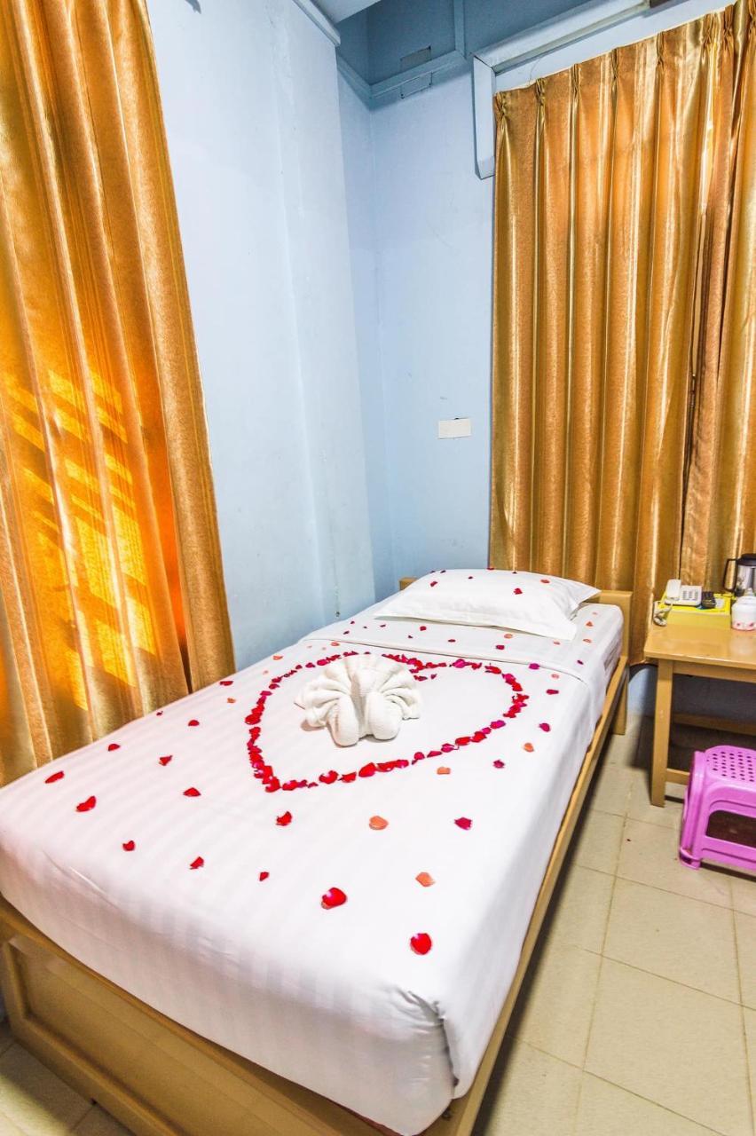 Maykha Hotel มัณฑะเลย์ ภายนอก รูปภาพ